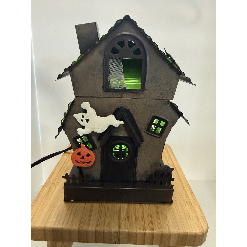 Scentsy Manic Mansion Warmer Halloween Haunted House New Open Box